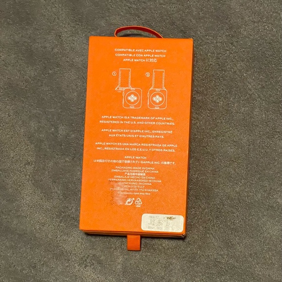 NEW! Tory Burch Apple watch strap navy blue leather 38/40mm - Picture 3 of 3